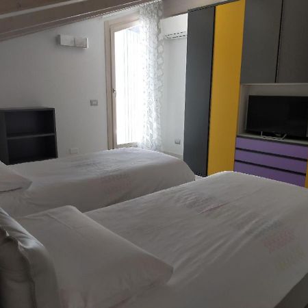 Sweet Dream Deluxe Apartment Сирмионе Екстериор снимка