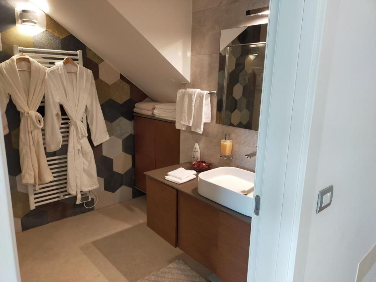 Sweet Dream Deluxe Apartment Сирмионе Екстериор снимка