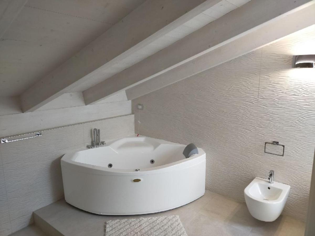 Sweet Dream Deluxe Apartment Сирмионе Екстериор снимка