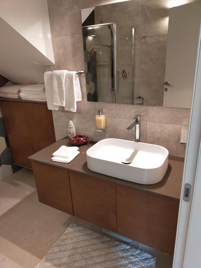 Sweet Dream Deluxe Apartment Сирмионе Екстериор снимка