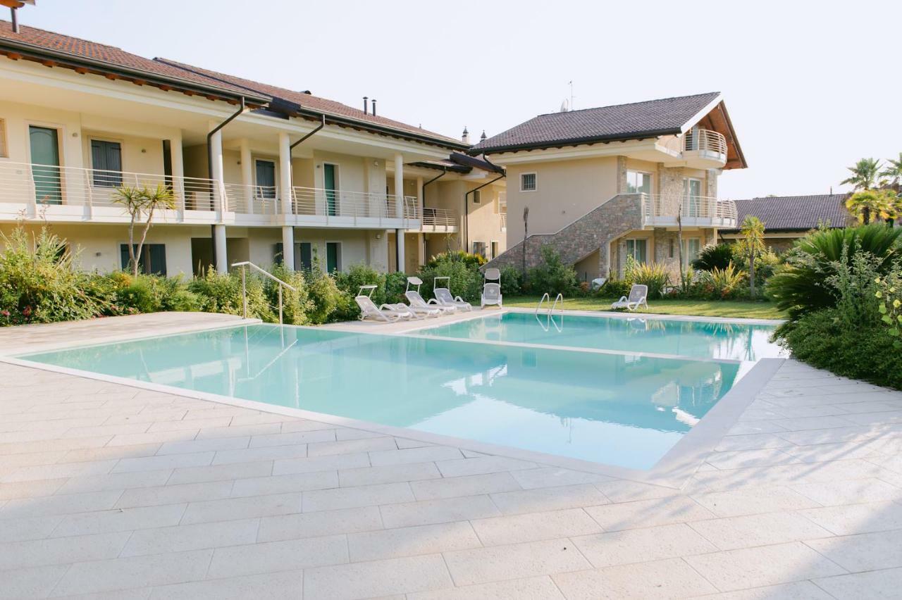 Sweet Dream Deluxe Apartment Сирмионе Екстериор снимка