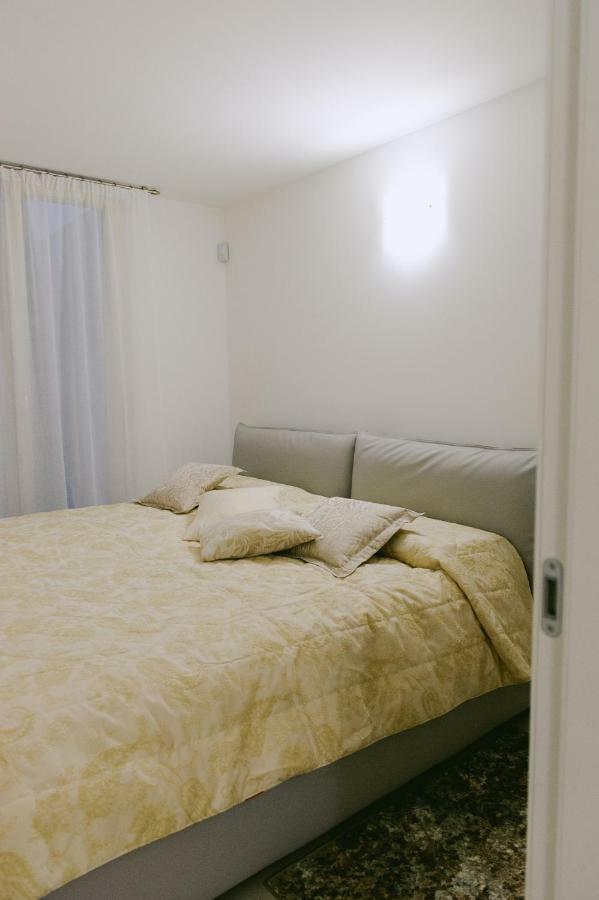 Sweet Dream Deluxe Apartment Сирмионе Екстериор снимка