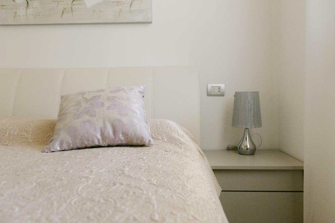 Sweet Dream Deluxe Apartment Сирмионе Екстериор снимка