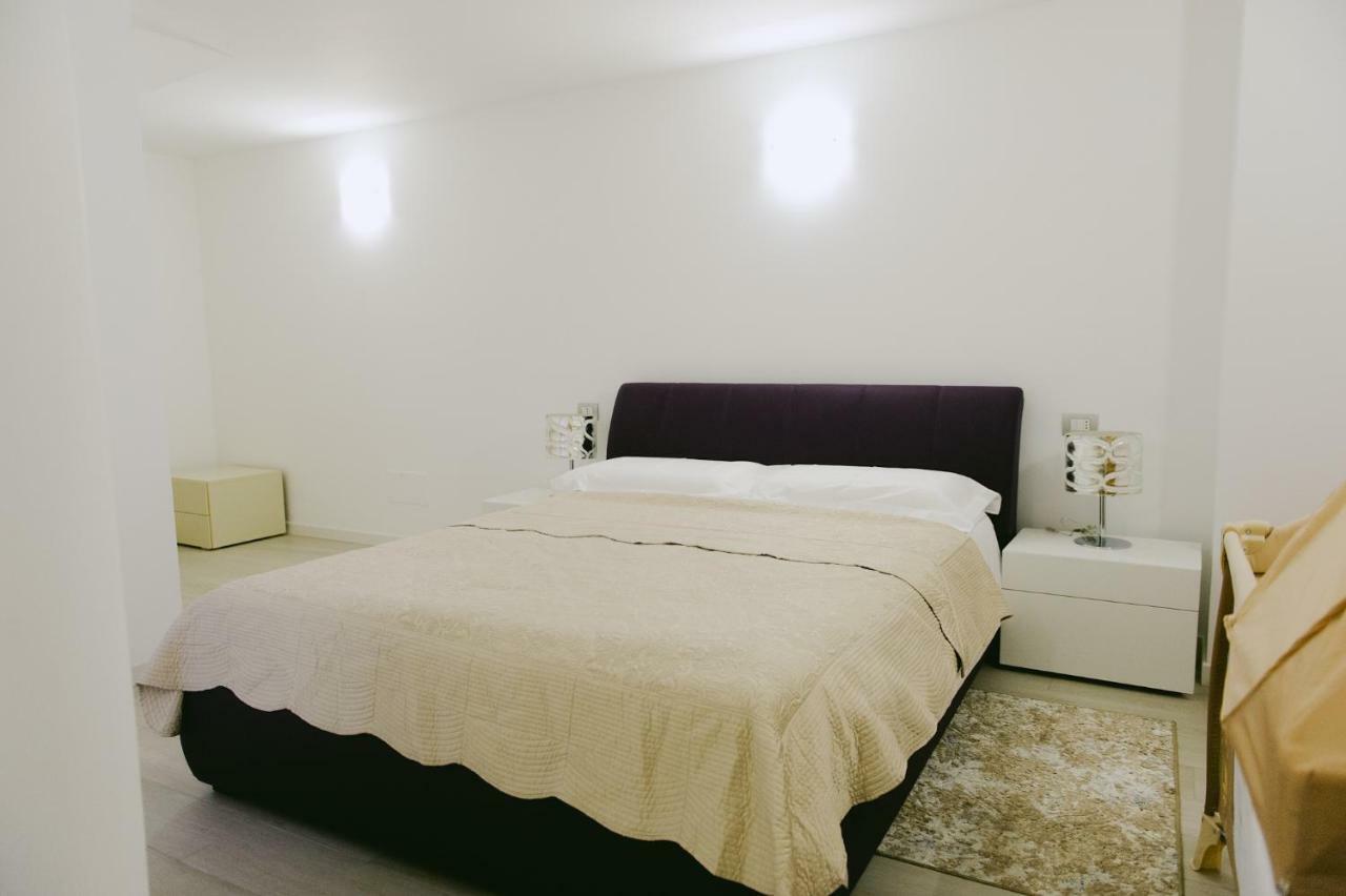 Sweet Dream Deluxe Apartment Сирмионе Екстериор снимка